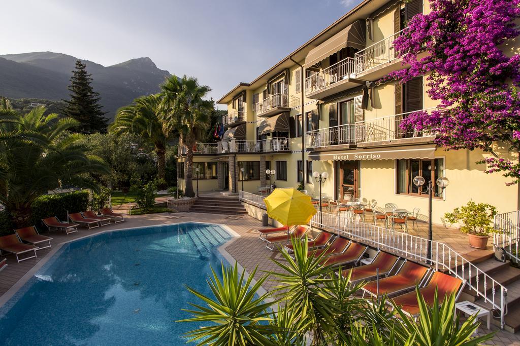 Hotel Sorriso Toscolano Maderno Dış mekan fotoğraf