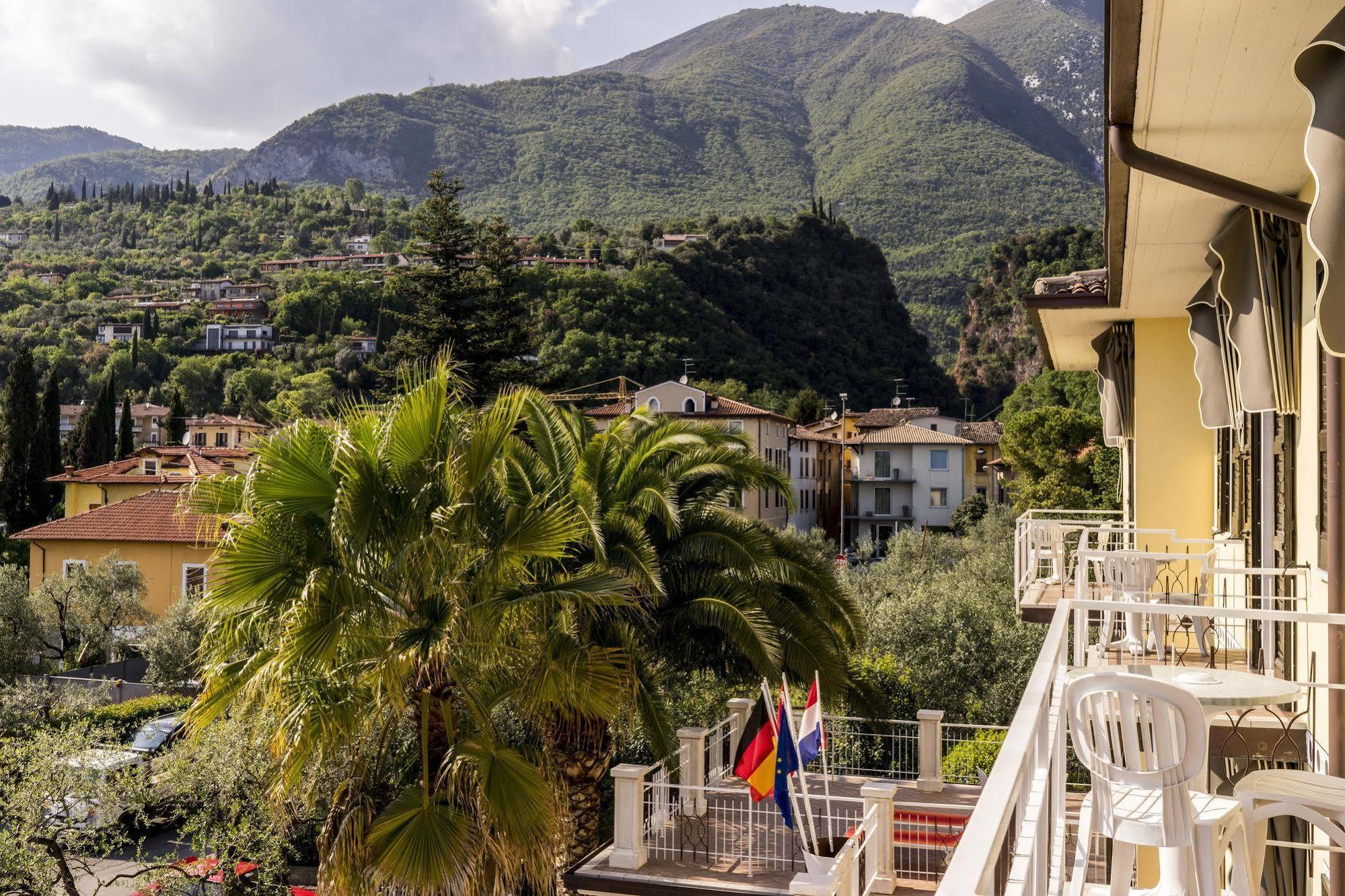 Hotel Sorriso Toscolano Maderno Dış mekan fotoğraf