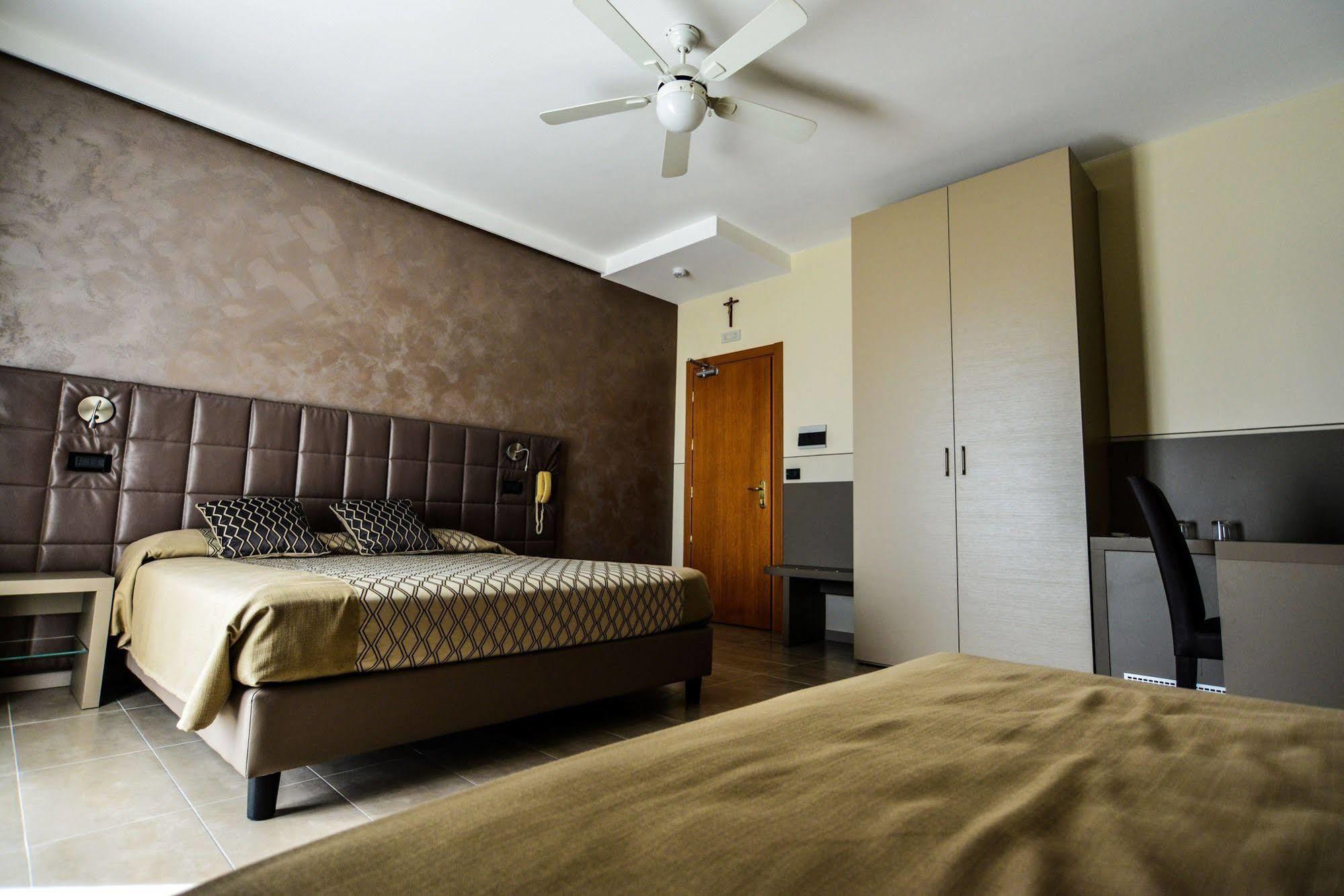 Hotel Sorriso Toscolano Maderno Dış mekan fotoğraf
