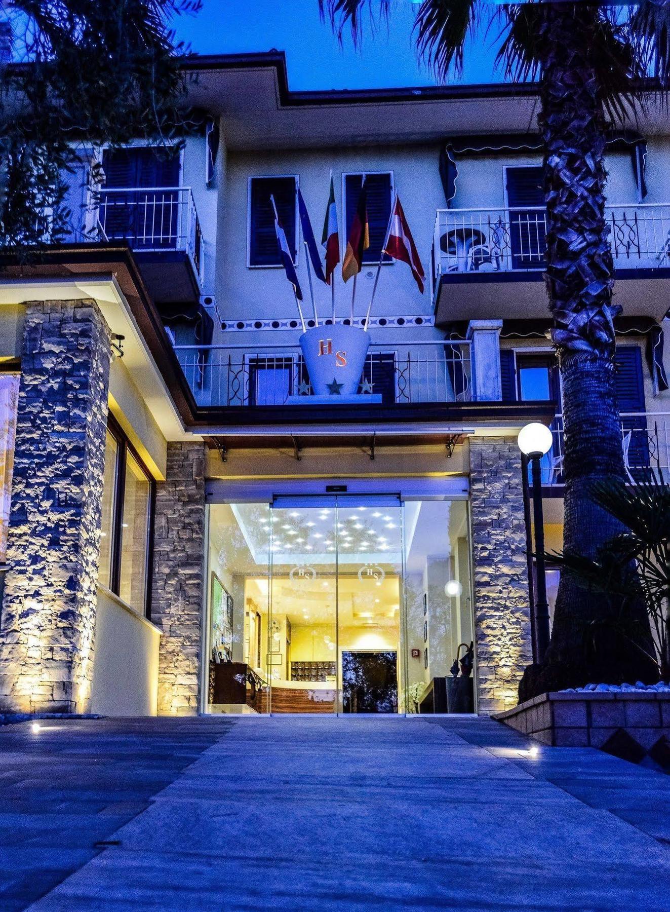 Hotel Sorriso Toscolano Maderno Dış mekan fotoğraf