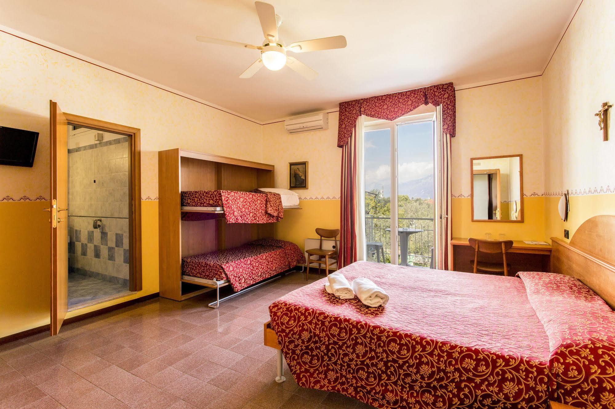 Hotel Sorriso Toscolano Maderno Dış mekan fotoğraf