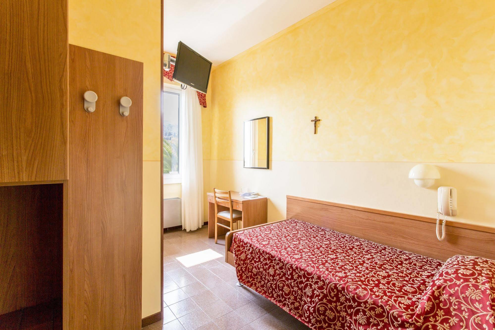Hotel Sorriso Toscolano Maderno Dış mekan fotoğraf