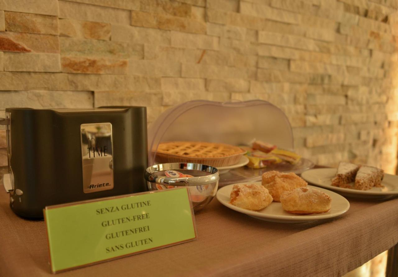 Hotel Sorriso Toscolano Maderno Dış mekan fotoğraf